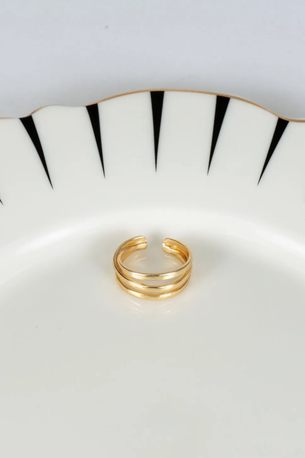 Anillo Dorado Ajustable Con Diseño De Tres Argollas
