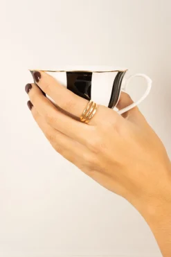 Anillo Dorado Ajustable Con Diseño De Tres Argollas