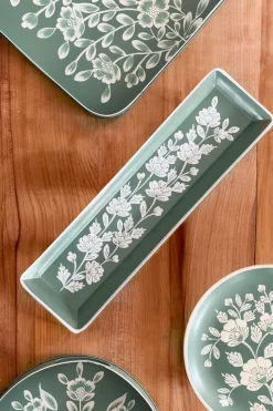 Bandeja Alargada Verde Con Flores Blancas Pintadas A Mano