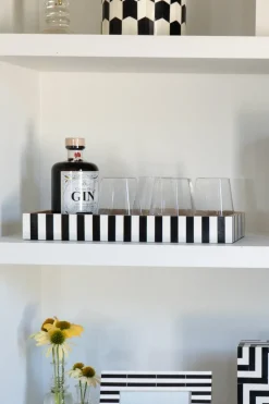 Bandeja De Resina Y Madera Con Diseño De Rayas Blancas Y Negras