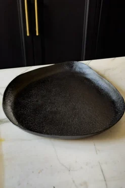 Bandeja Negra De Aluminio Con Diseño Irregular Pequeña