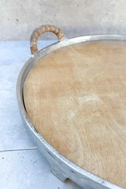Bandeja Redonda De Madera Y Aluminio Con Asas De Ratán