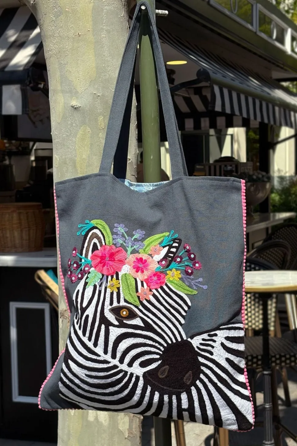 Bolsa Bordada A Mano Con Diseño De Cebra