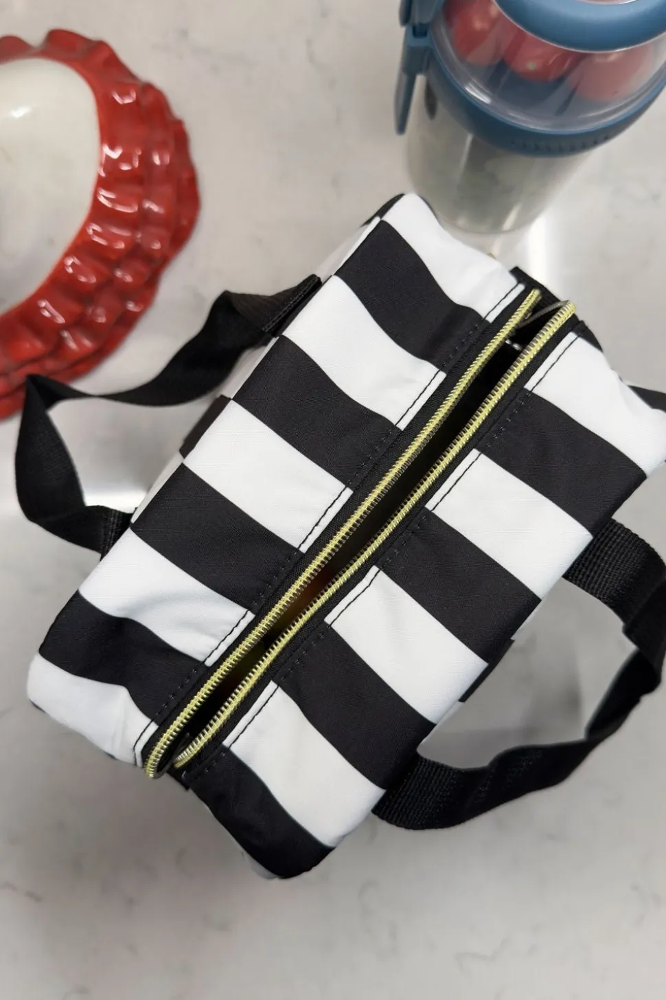Bolsa Isotérmica Blanca Y Negra Con Mensaje “Delicious Moments”