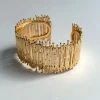 Brazalete Dorado Ajustable Con Diseño Irregular
