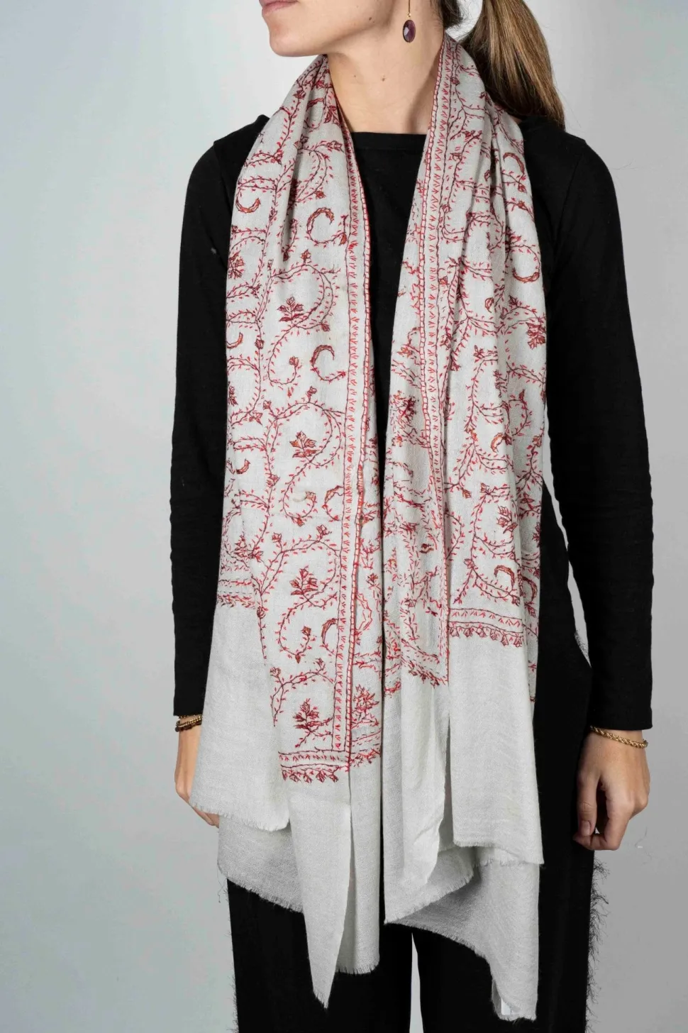 Bufanda De Cashmere Bordada Con Flores Rojas