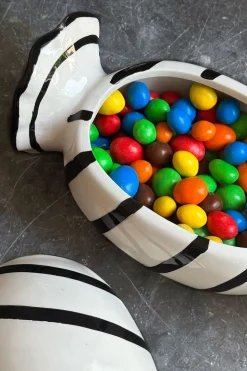 Caja Con Diseño De Caramelo Blanco Y Negro