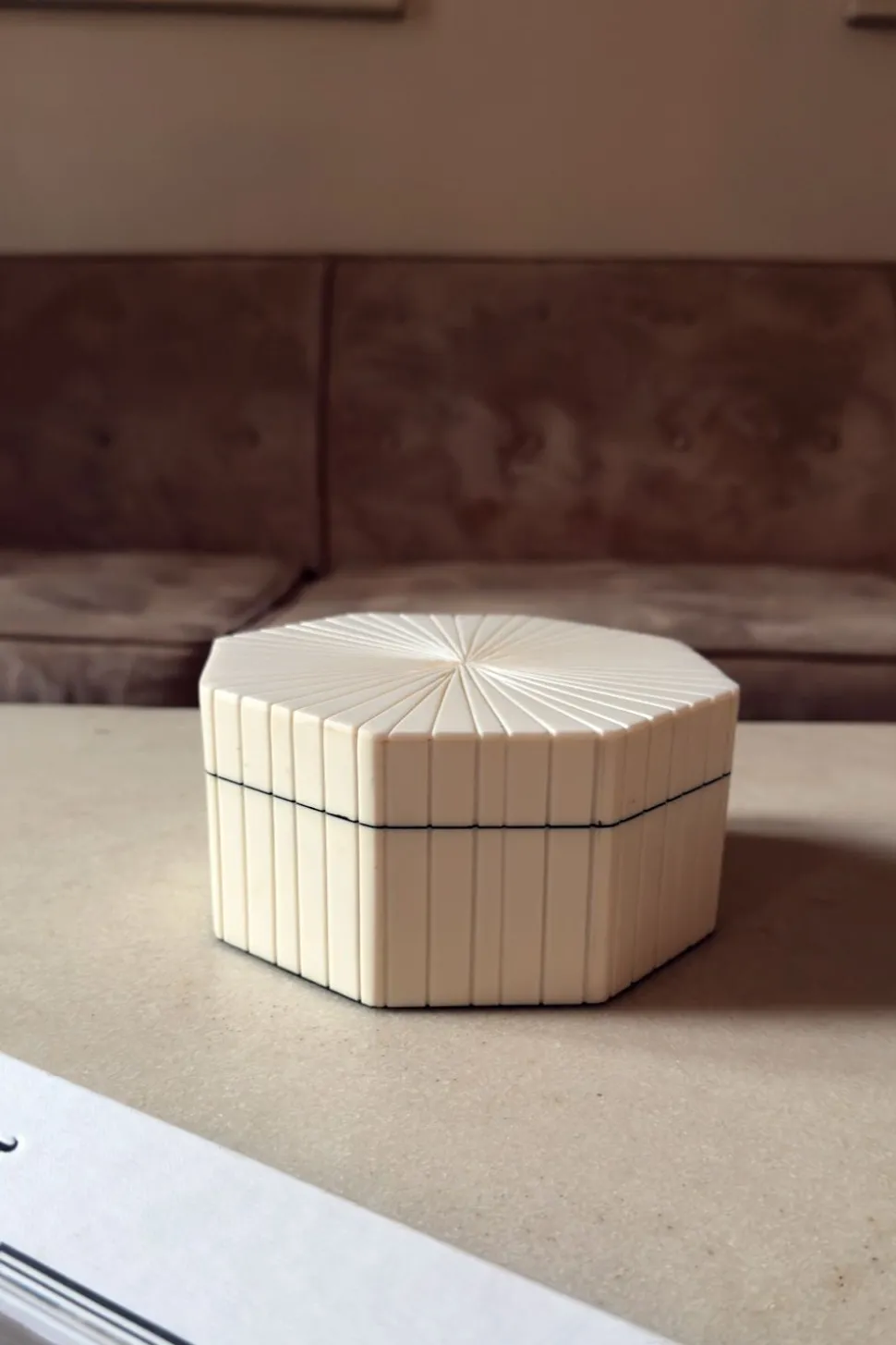 Caja Decorativa Hexagonal De Resina Blanca Pequeña