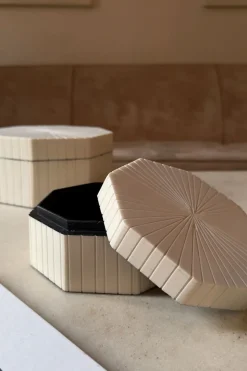 Caja Decorativa Hexagonal De Resina Blanca Grande