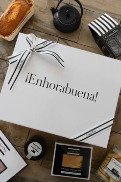 Caja Recién Mamá Aperitivo Premium & Vajilla Infantil CO