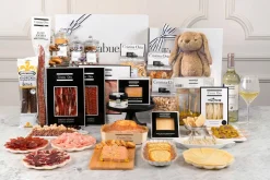 Caja Recién Mamá La Más Gourmet & Peluche Conejo Marrón CO