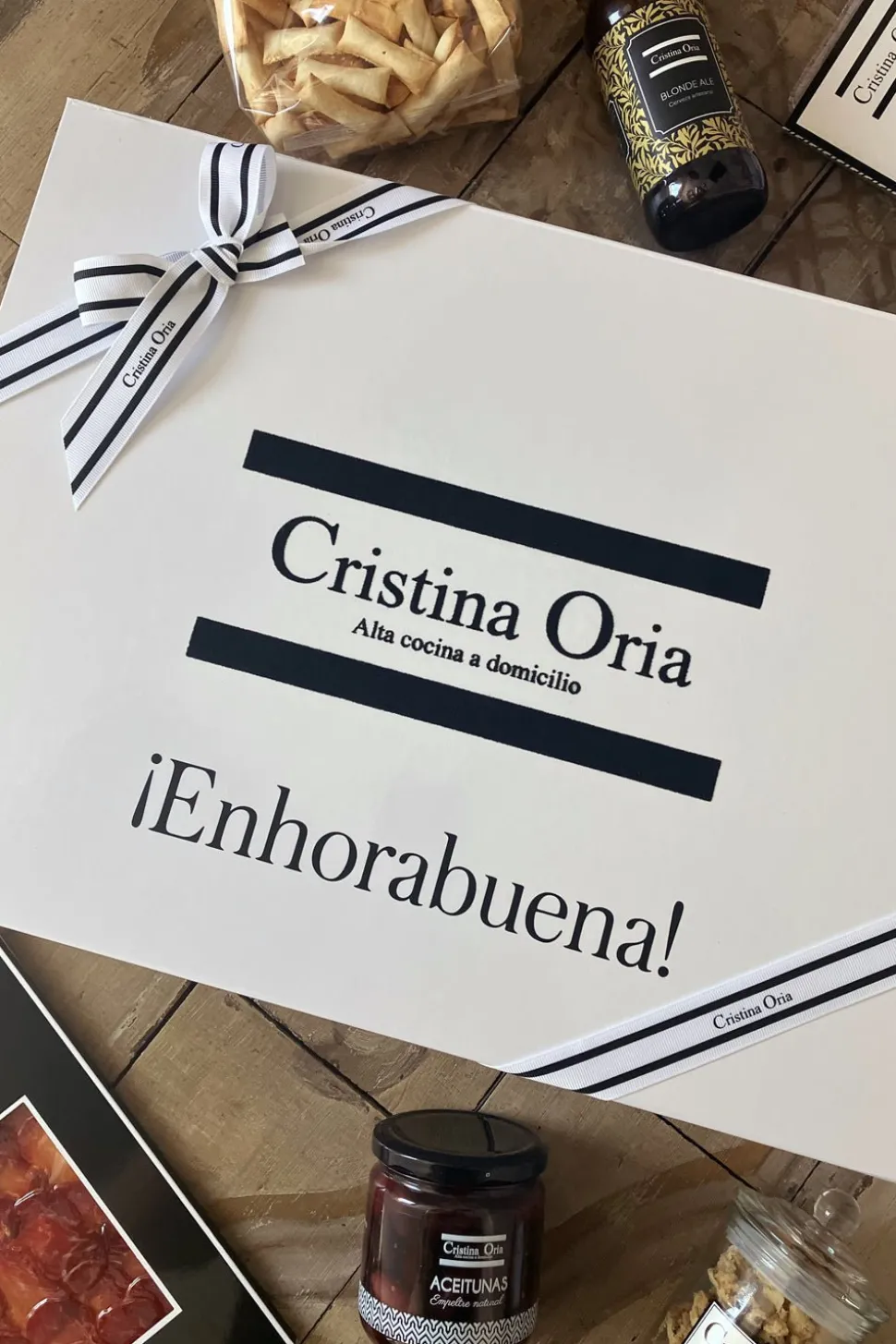 Caja Recién Mamá Picoteo & Oso Chef Co