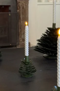 Candelabro De Hierro Con Diseño De Árbol Verde Alto