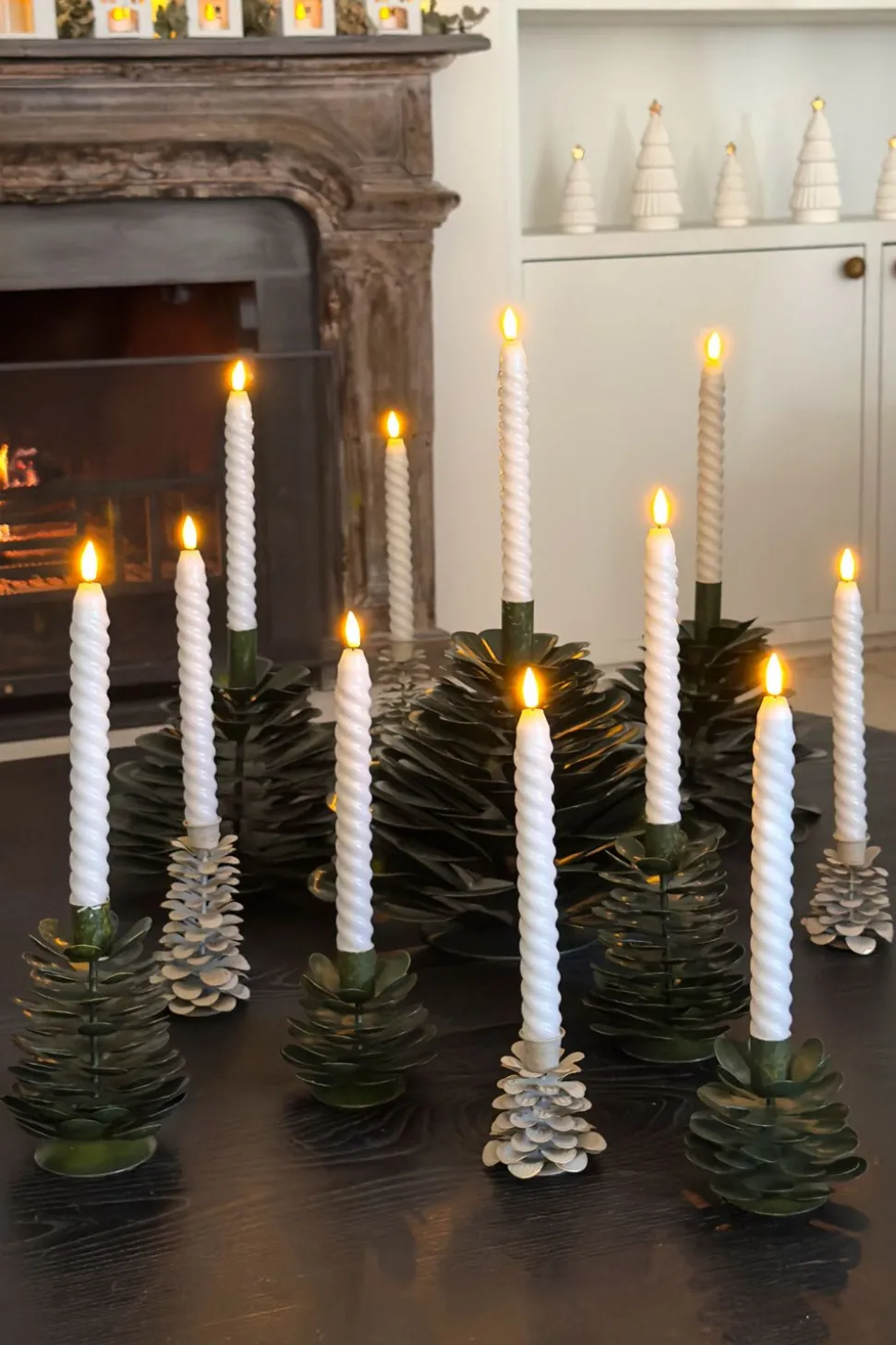 Candelabro De Hierro Con Diseño De Árbol Verde Alto