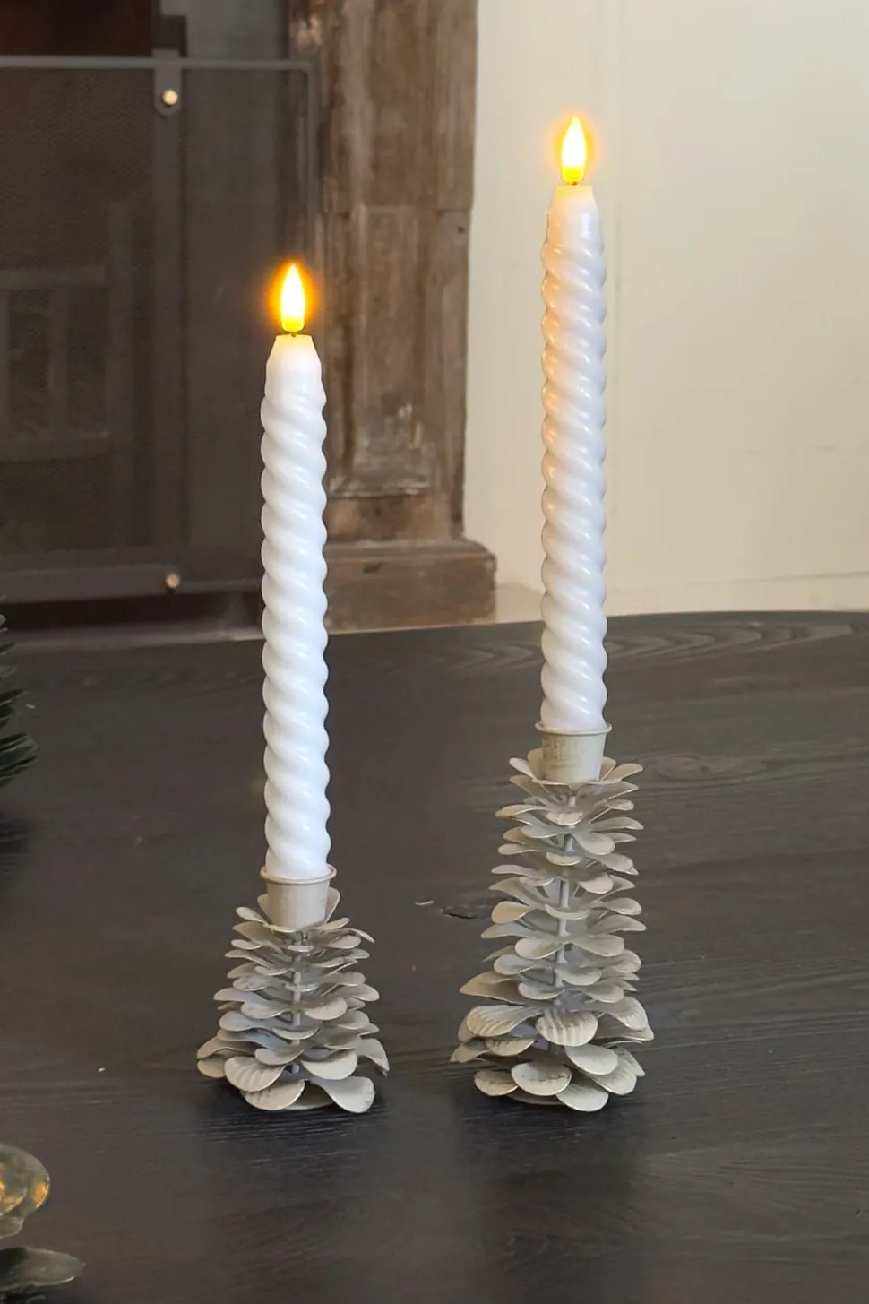Candelabro De Hierro Con Diseño De Árbol Blanco Y Dorado Alto