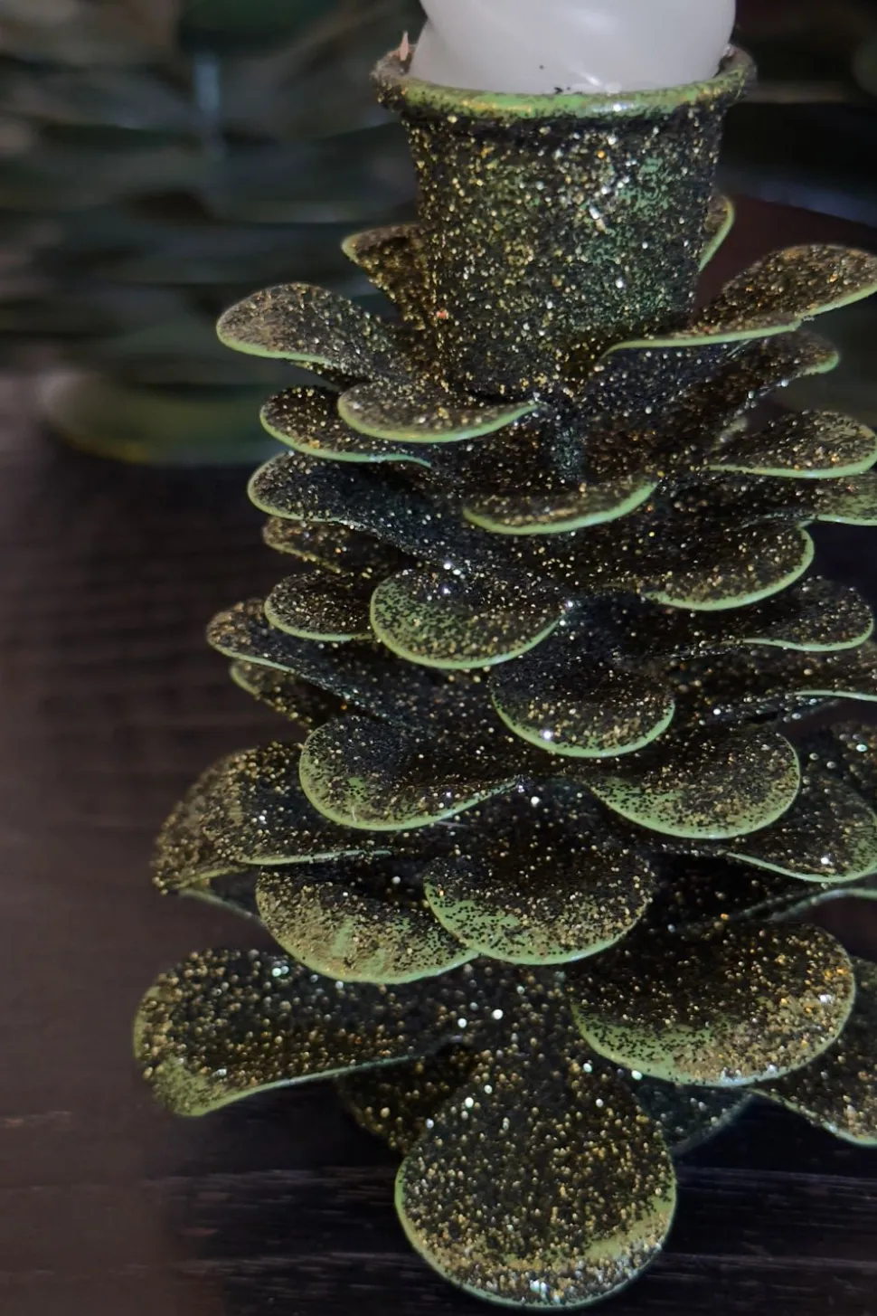 Candelabro De Hierro Con Diseño De Árbol Verde Y Purpurina