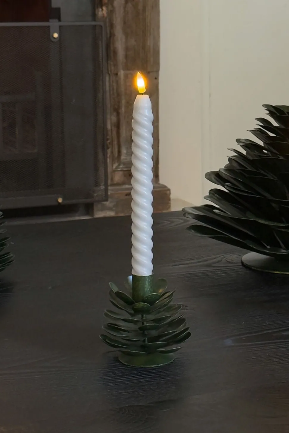 Candelabro De Hierro Con Diseño De Árbol Verde