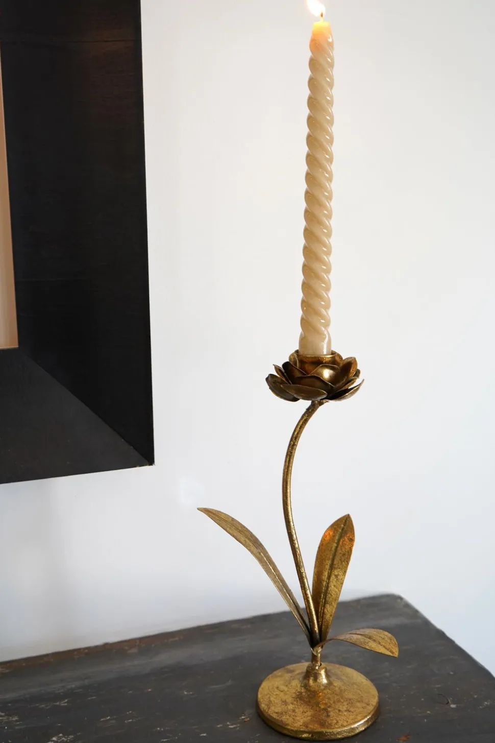 Candelabro De Metal Dorado Con Diseño De Flor Pequeño