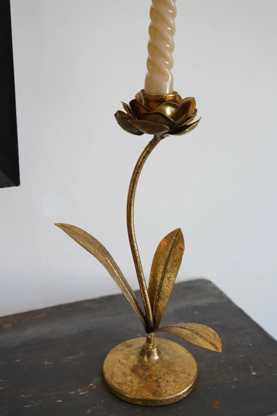 Candelabro De Metal Dorado Con Diseño De Flor Pequeño