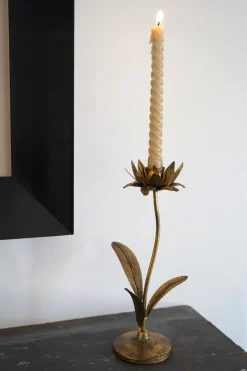 Candelabro De Metal Dorado Con Diseño De Flor Mediano