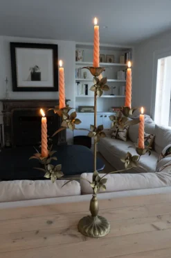 Candelabro Dorado Alto Con Diseño De Flores Para 5 Velas