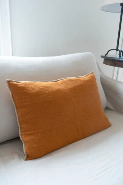 Cojín De Lino Teja Con Borde En Color Beige Rectangular
