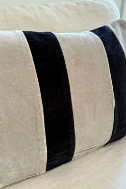 Cojín Negro Y Gris De Terciopelo Rectangular