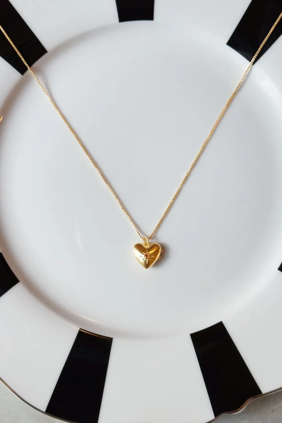 Collar Dorado Con Colgante Diseño Corazón Y Circonita Naranja