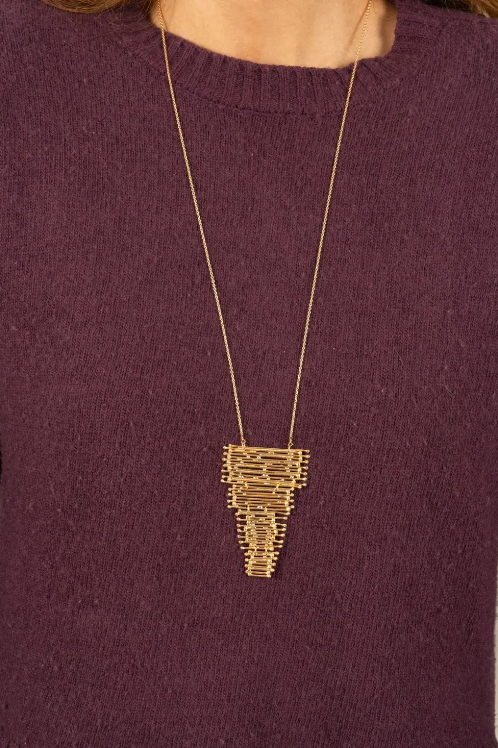 Collar Dorado Con Diseño Cascada Irregular