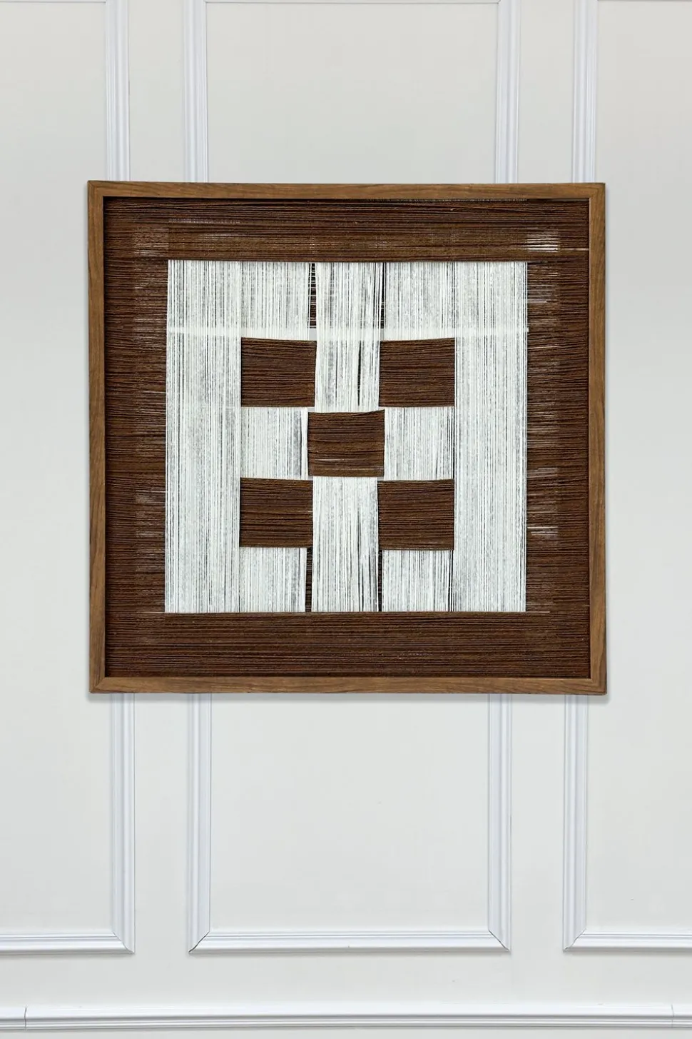 Cuadro Con Diseño Geométrico En Blanco Y Marrón