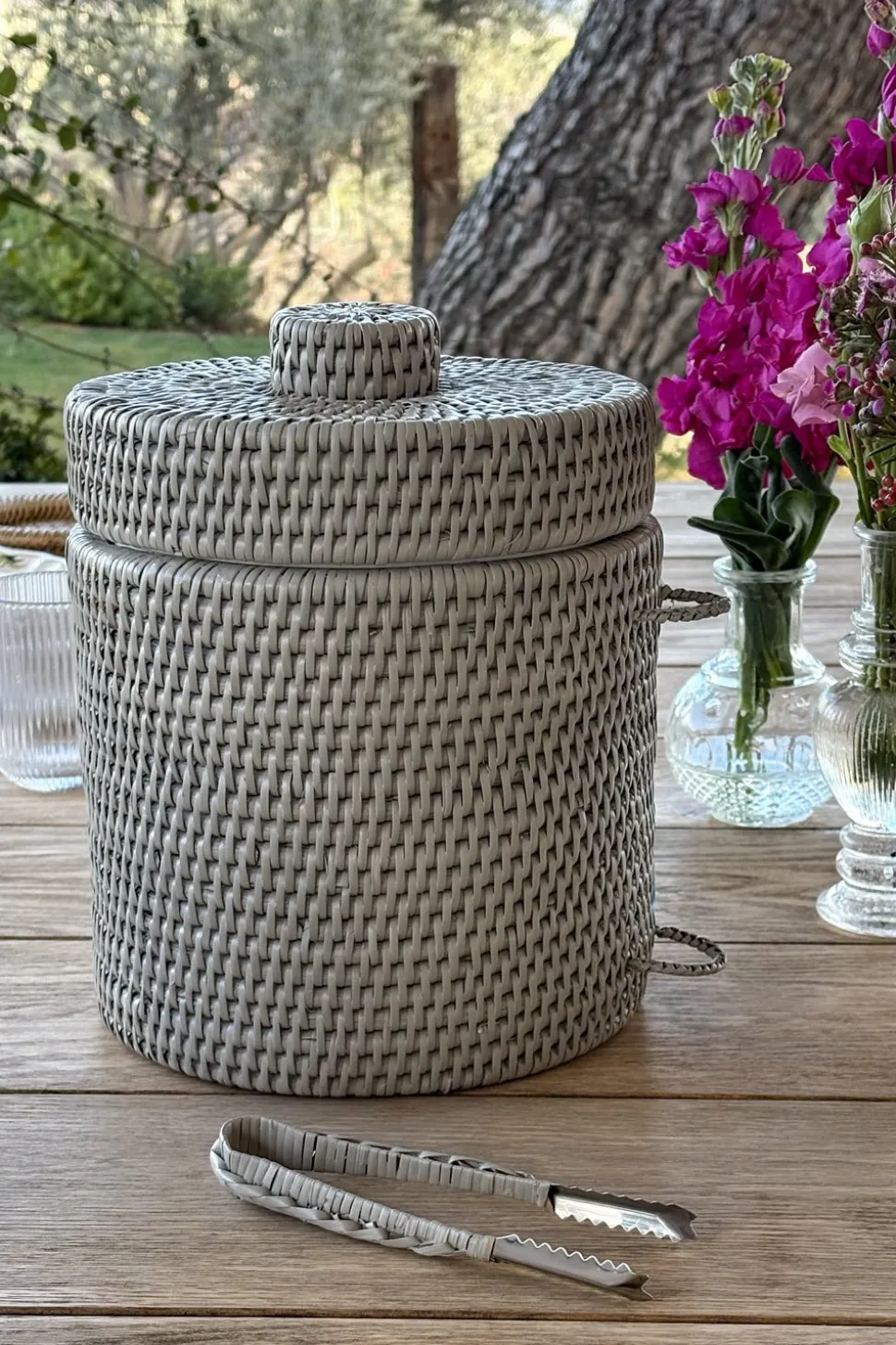 Cubitera De Ratán Con Tapa Y Pinza Gris