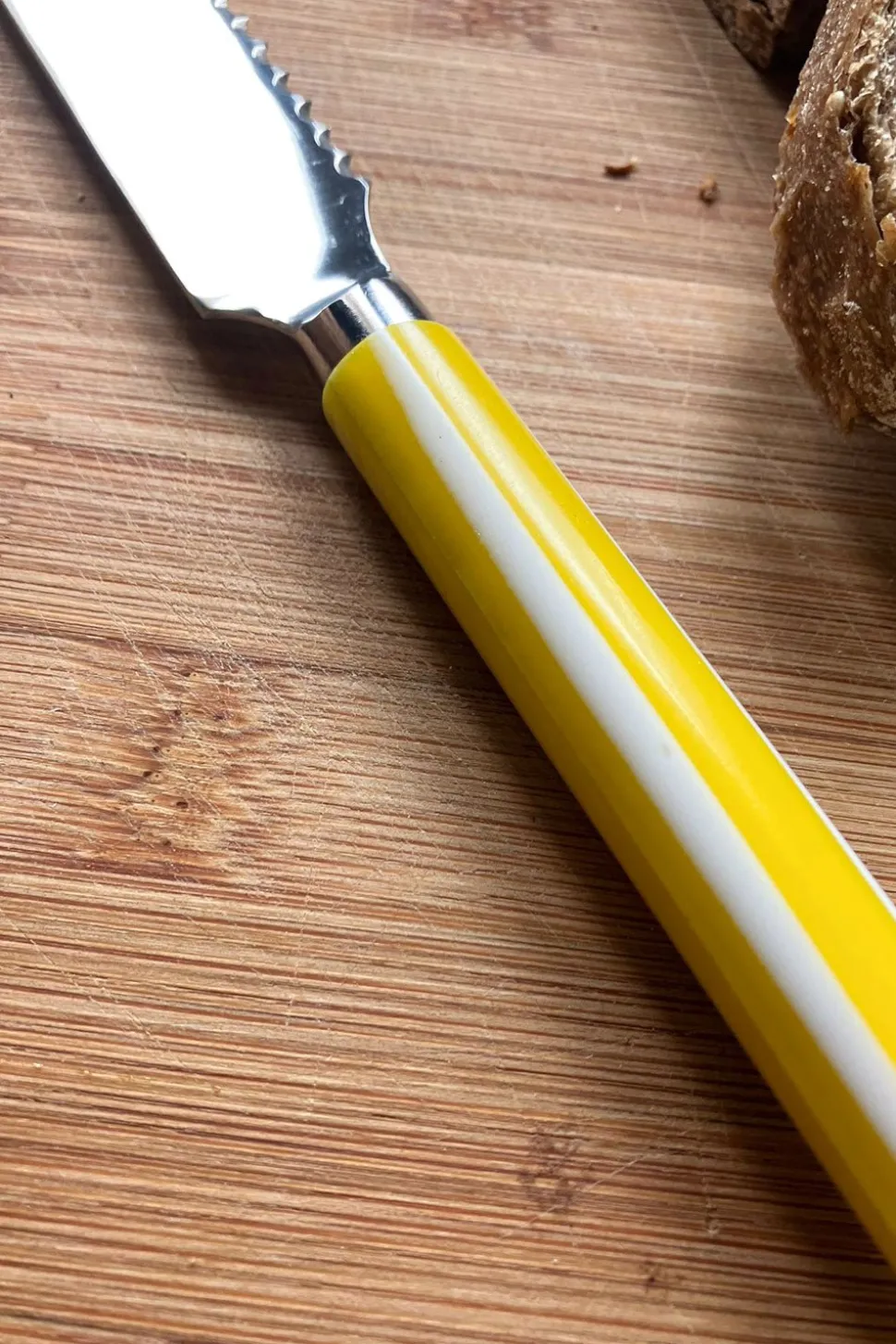 Cuchillo De Pan Con Mango De Resina De Colores