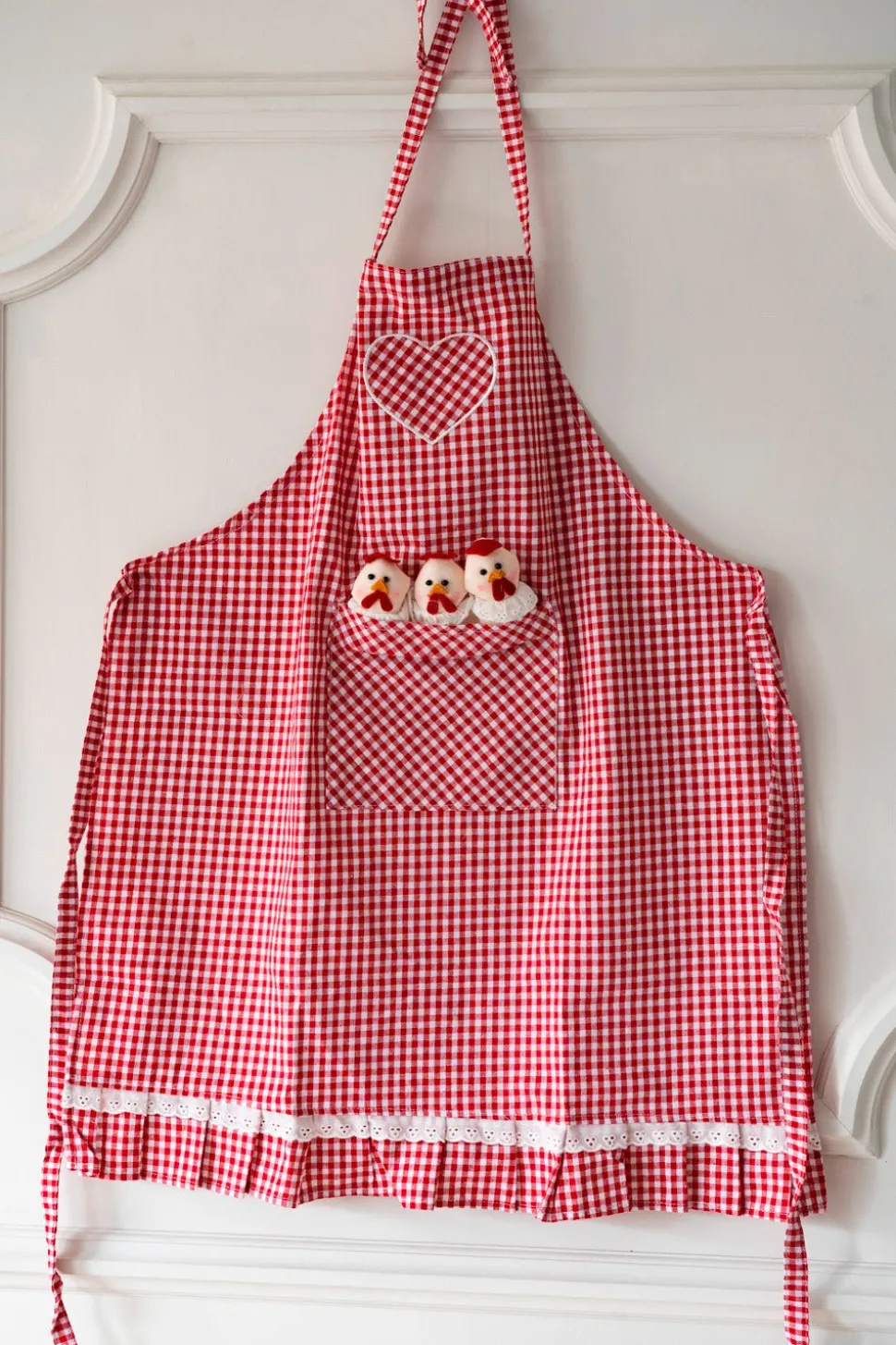 Delantal De Niños Con Diseño De Gallinas & Cuadros Rojos