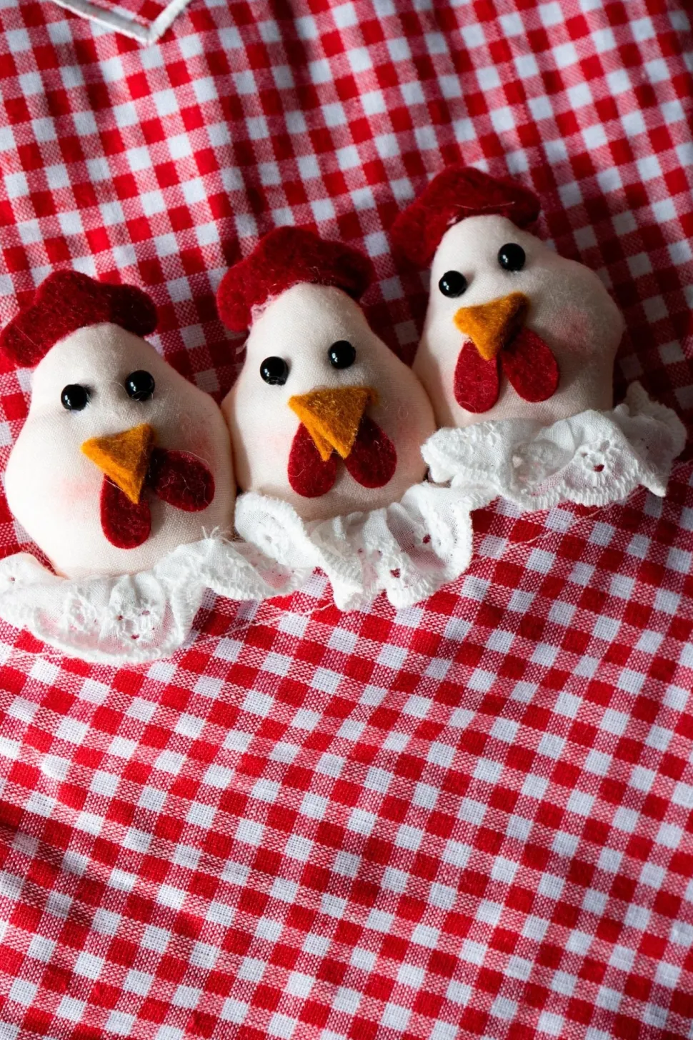 Delantal De Niños Con Diseño De Gallinas & Cuadros Rojos
