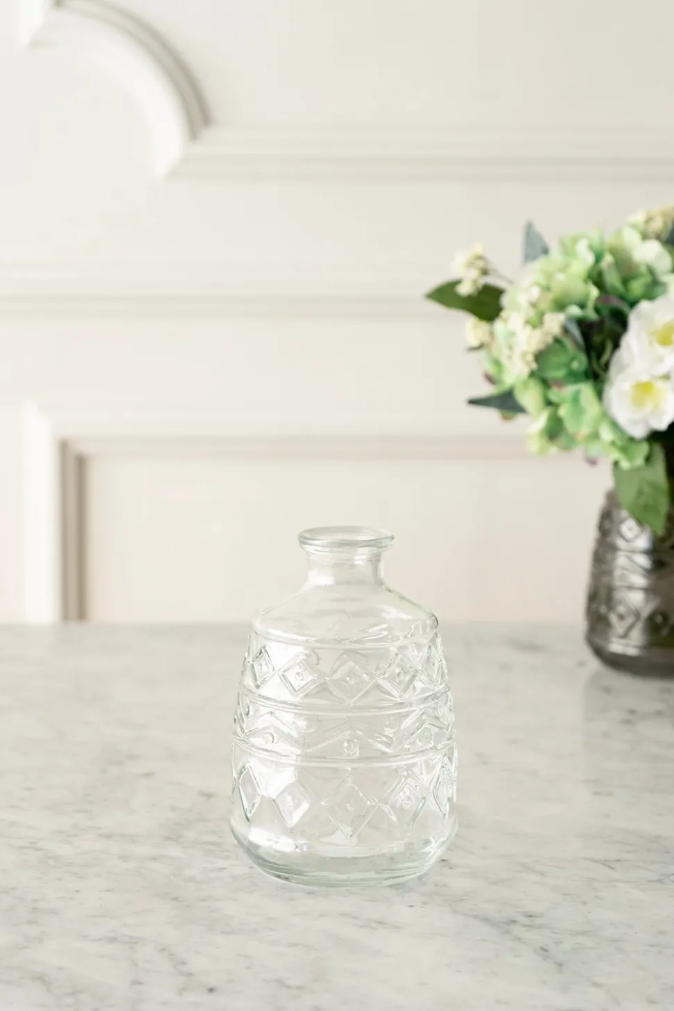 Florero De Cristal Con Detalles Geométricos