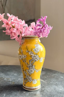 Florero De Porcelana Amarillo Diseño Botan