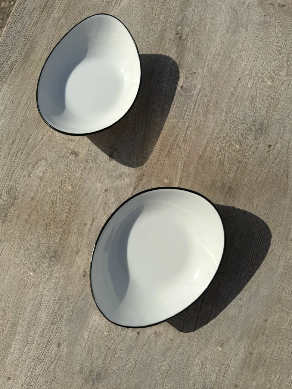 Fuente De Porcelana Blanca Con Filo Negro