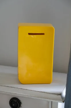 Hucha De Resina Con Diseño De Game Boy