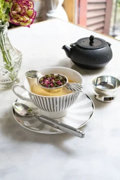 Infusor De Té Con Asas Con Diseño De Conchas Bañado En Plata