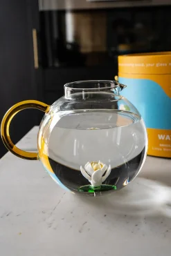 JARRA GLOBO DE VIDRIO SOPLADO CON FIGURA FLOR