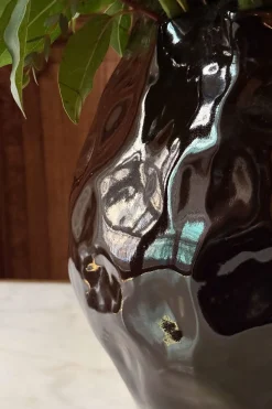 Jarrón De Cerámica Con Diseño Irregular Negro Brillante