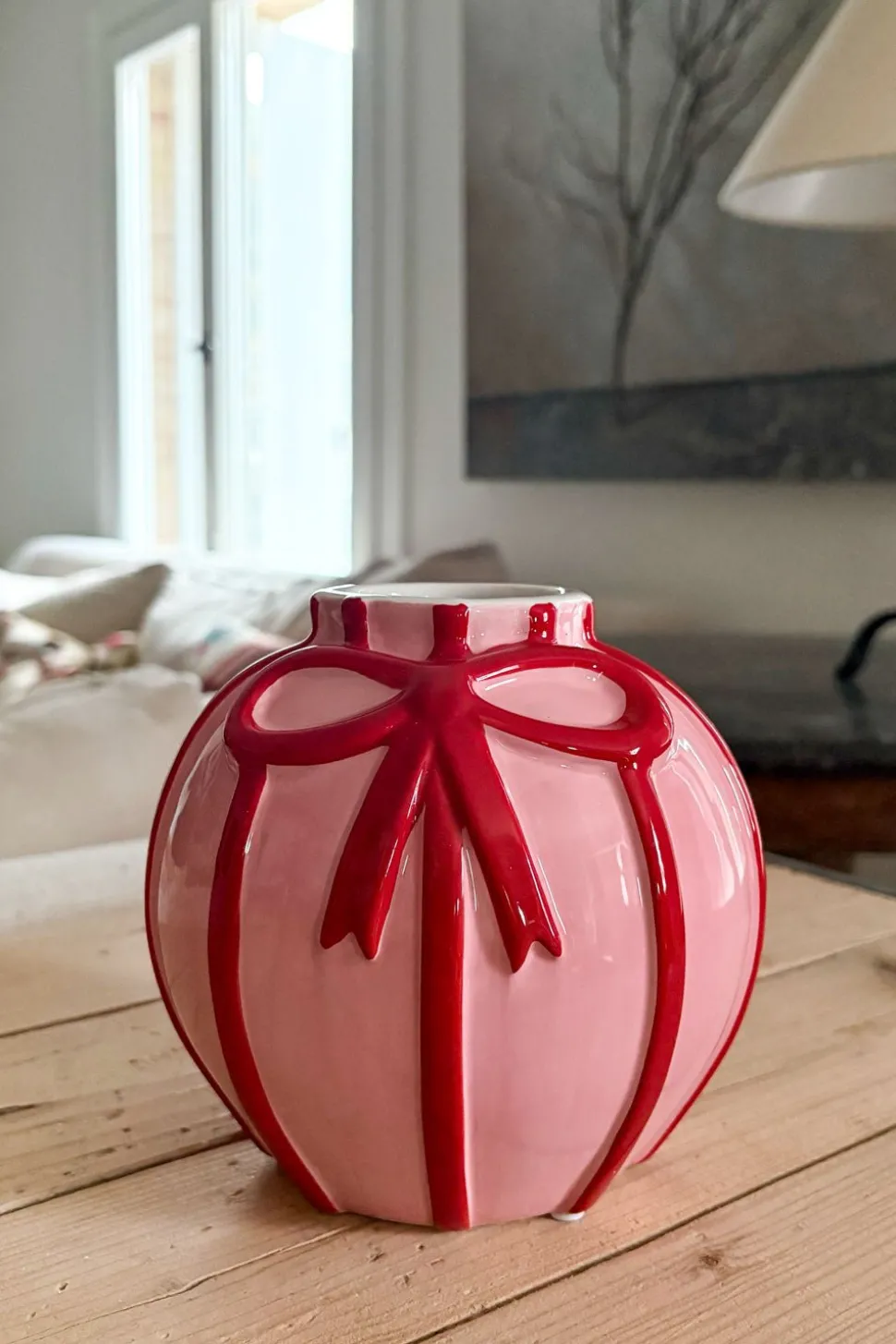 Jarrón De Porcelana Rosa Con Lazo Rojo