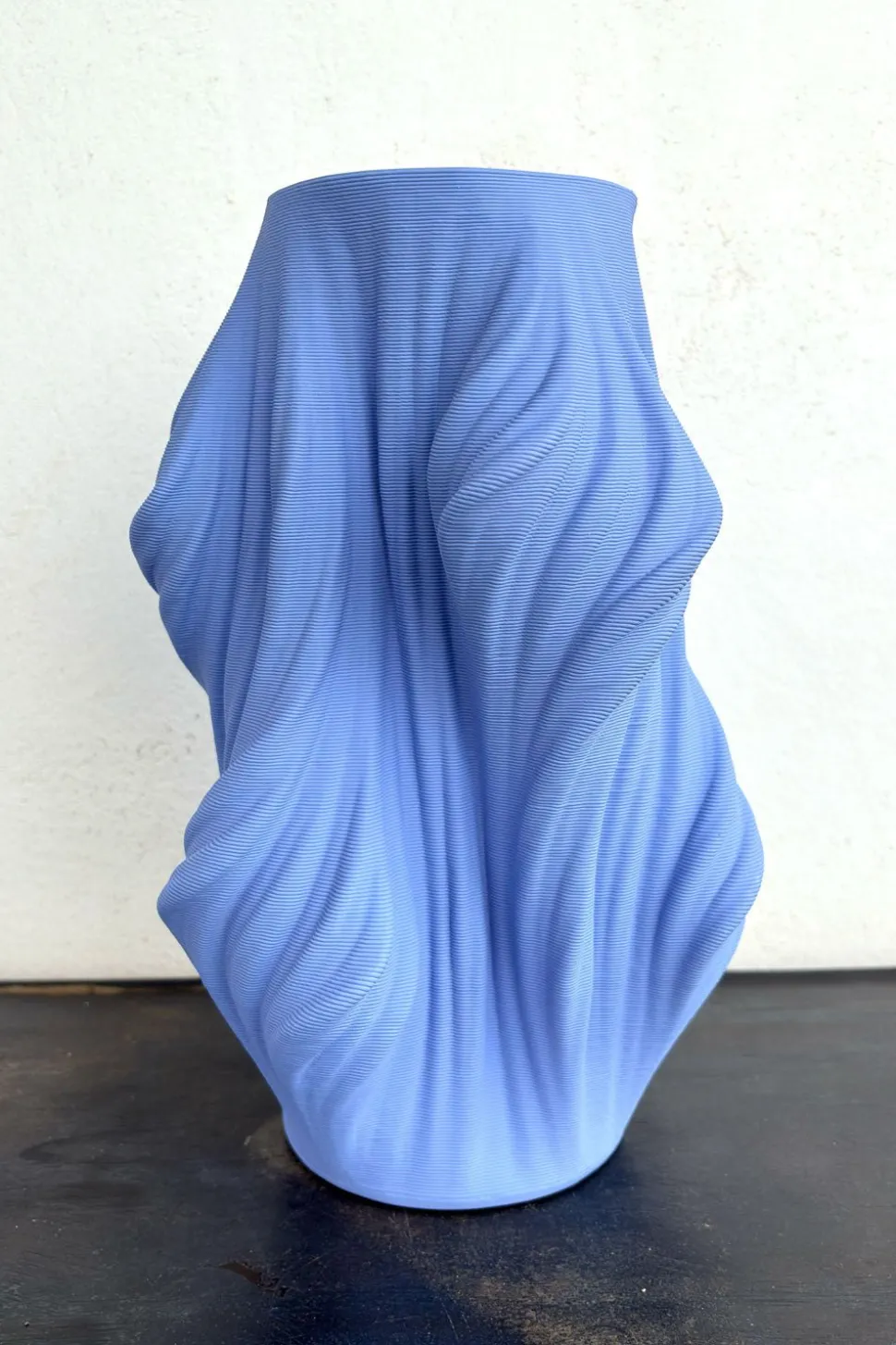 Jarrón Irregular Efecto 3D Azul Alto