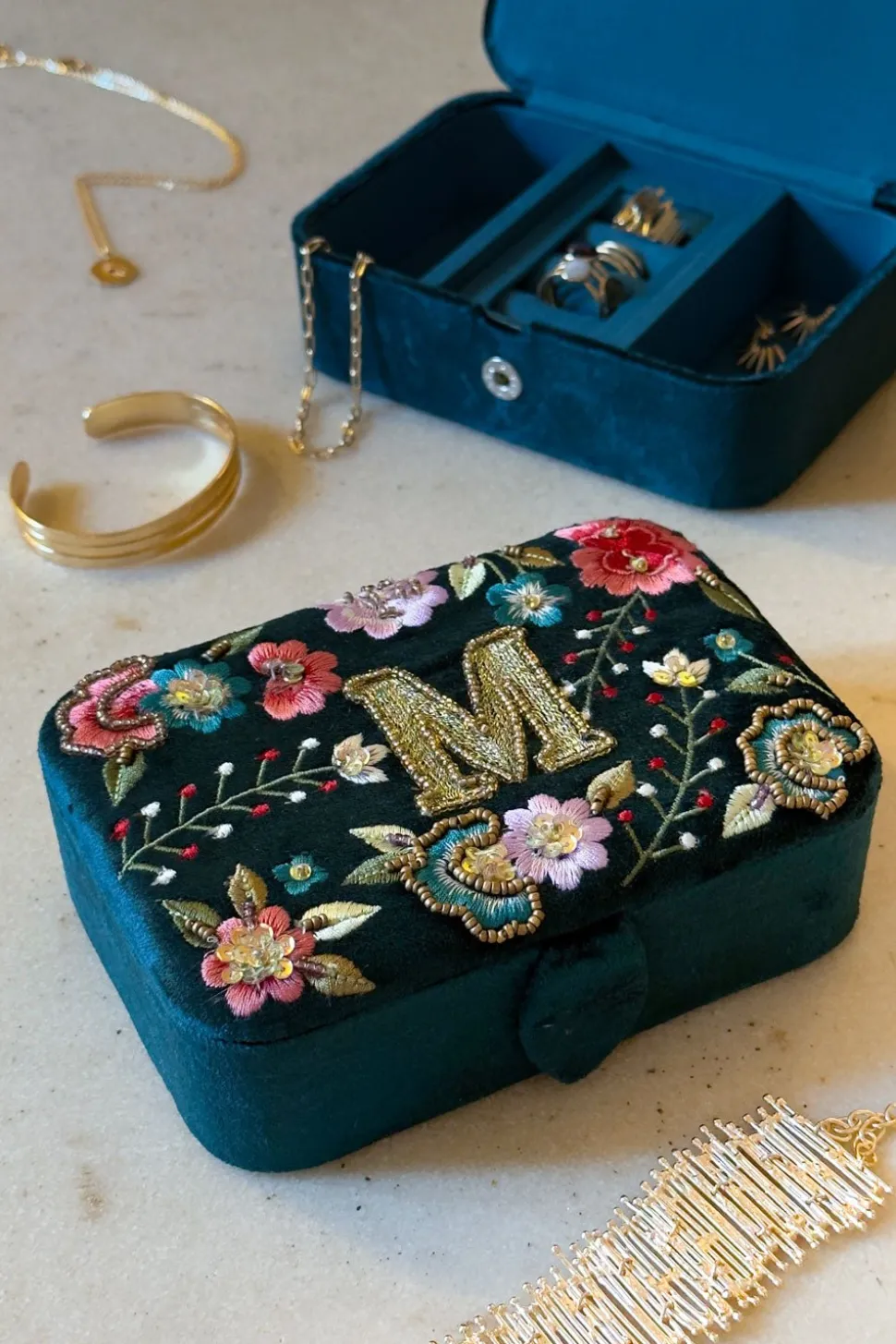 Joyeros De Terciopelo Con Iniciales Y Flores Bordadas