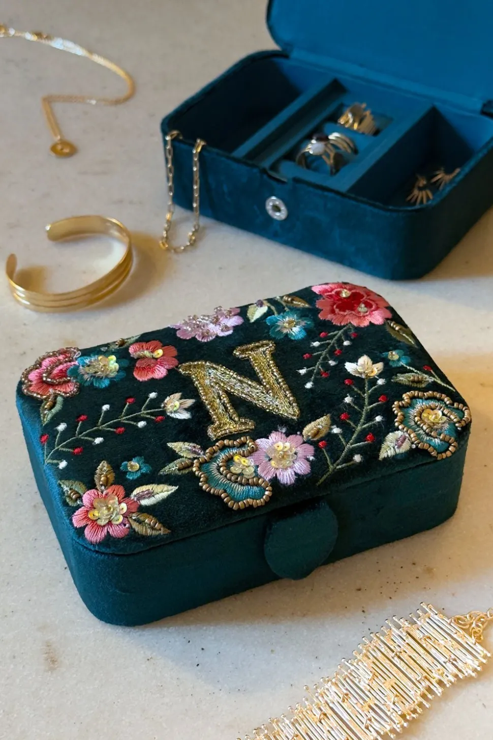 Joyeros De Terciopelo Con Iniciales Y Flores Bordadas