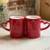 Juego De Dos Tazas "Amour" Y Asas De Corazón