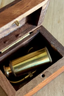 Llavero Catalejo Con Cofre De Madera