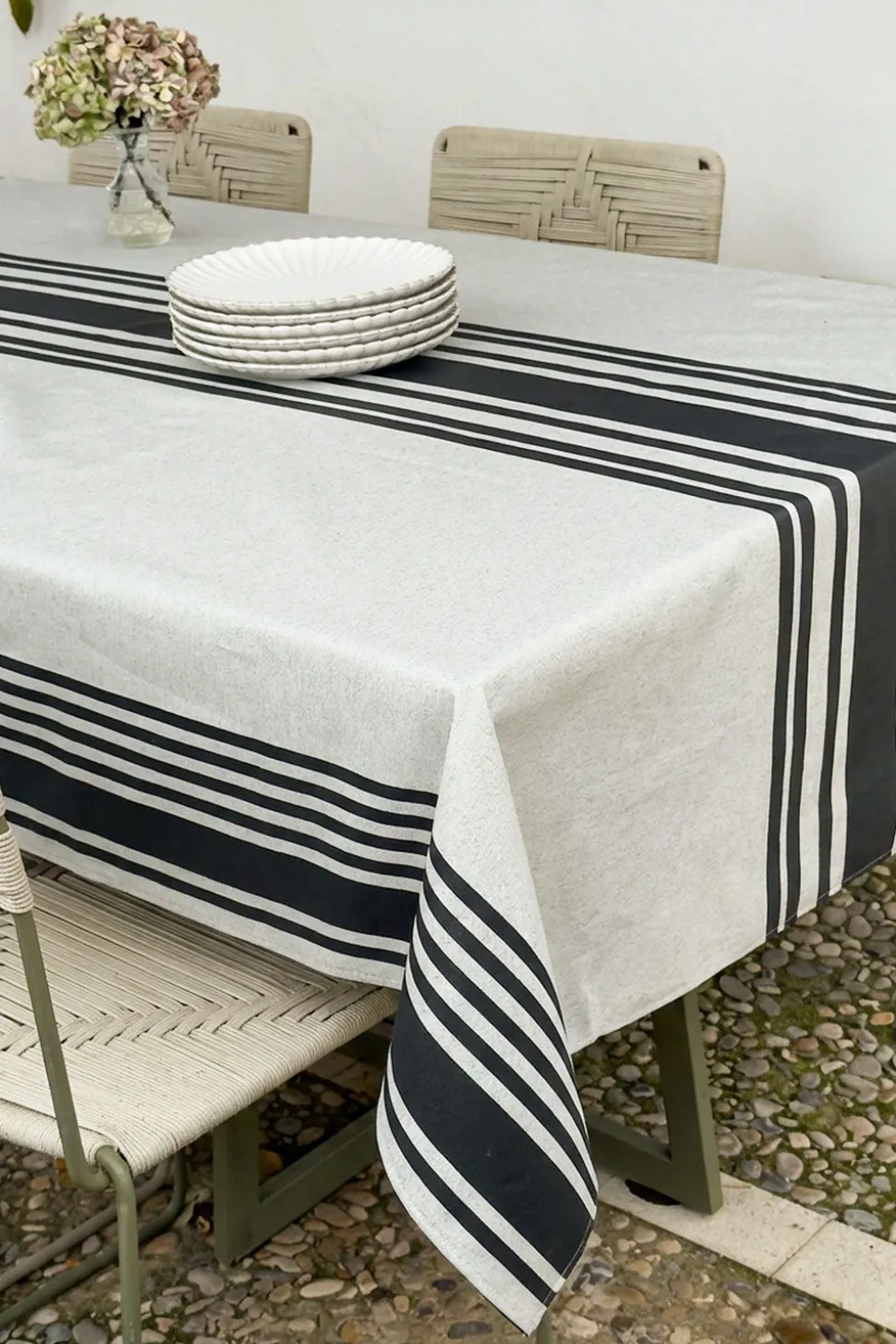 Mantel Antimanchas Con Diseño Rayas Negras