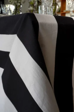 Mantel Rayas Blancas Y Negras