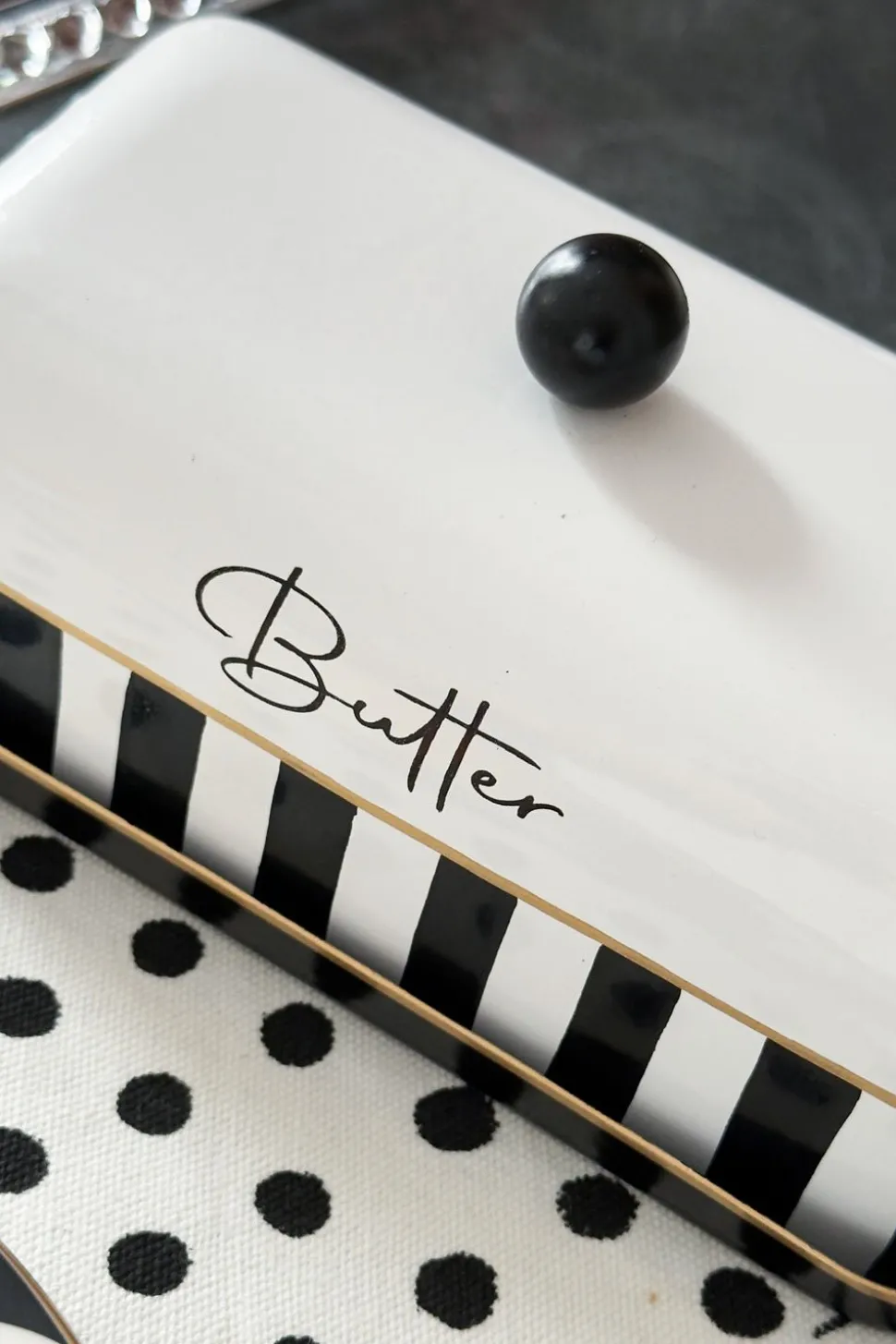 Mantequillero Rayas Blancas Y Negras Con Mensaje "Butter"